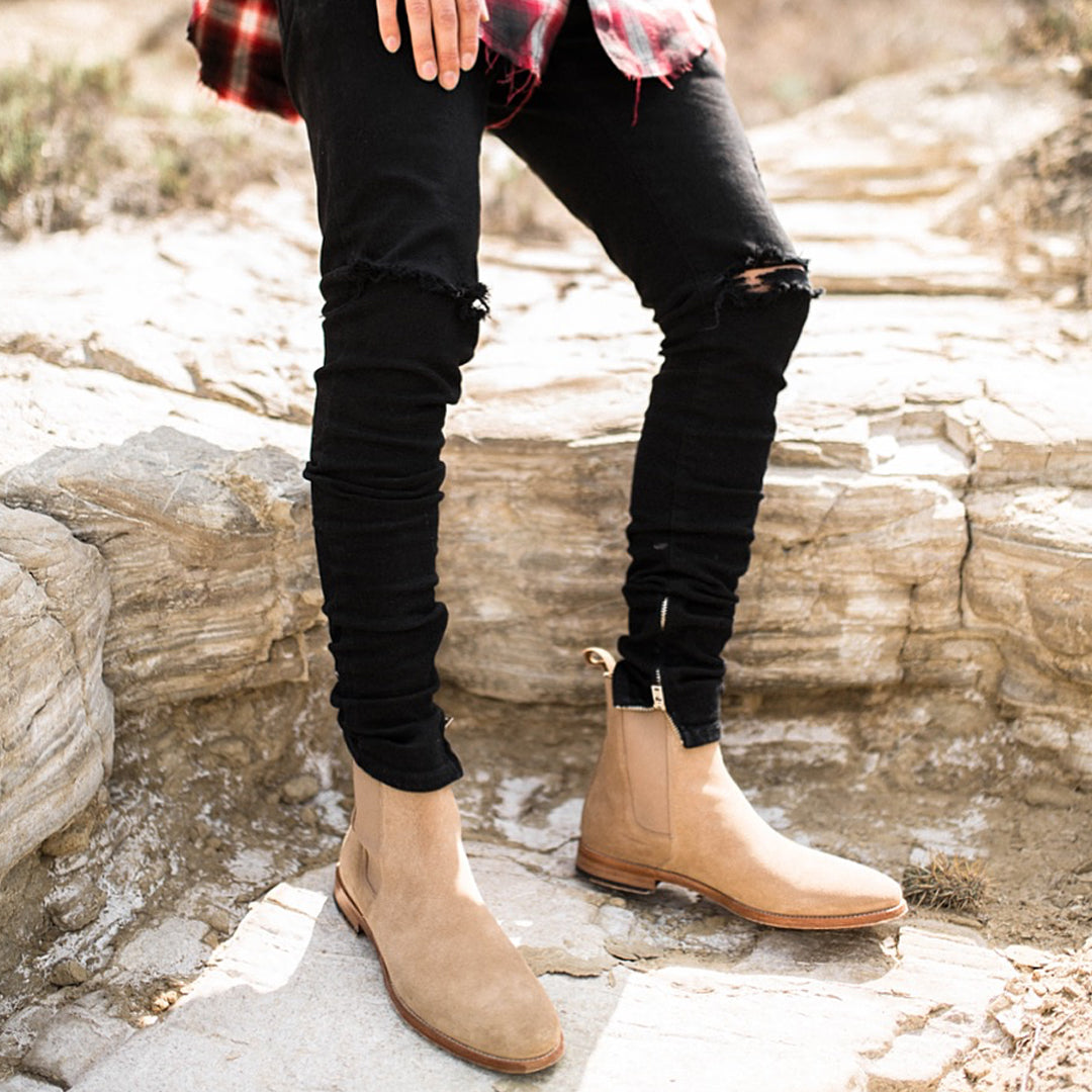 THE CLASSIC TAN CHELSEA BOOTS