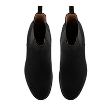 THE CLASSIC BLACK CHELSEA BOOTS