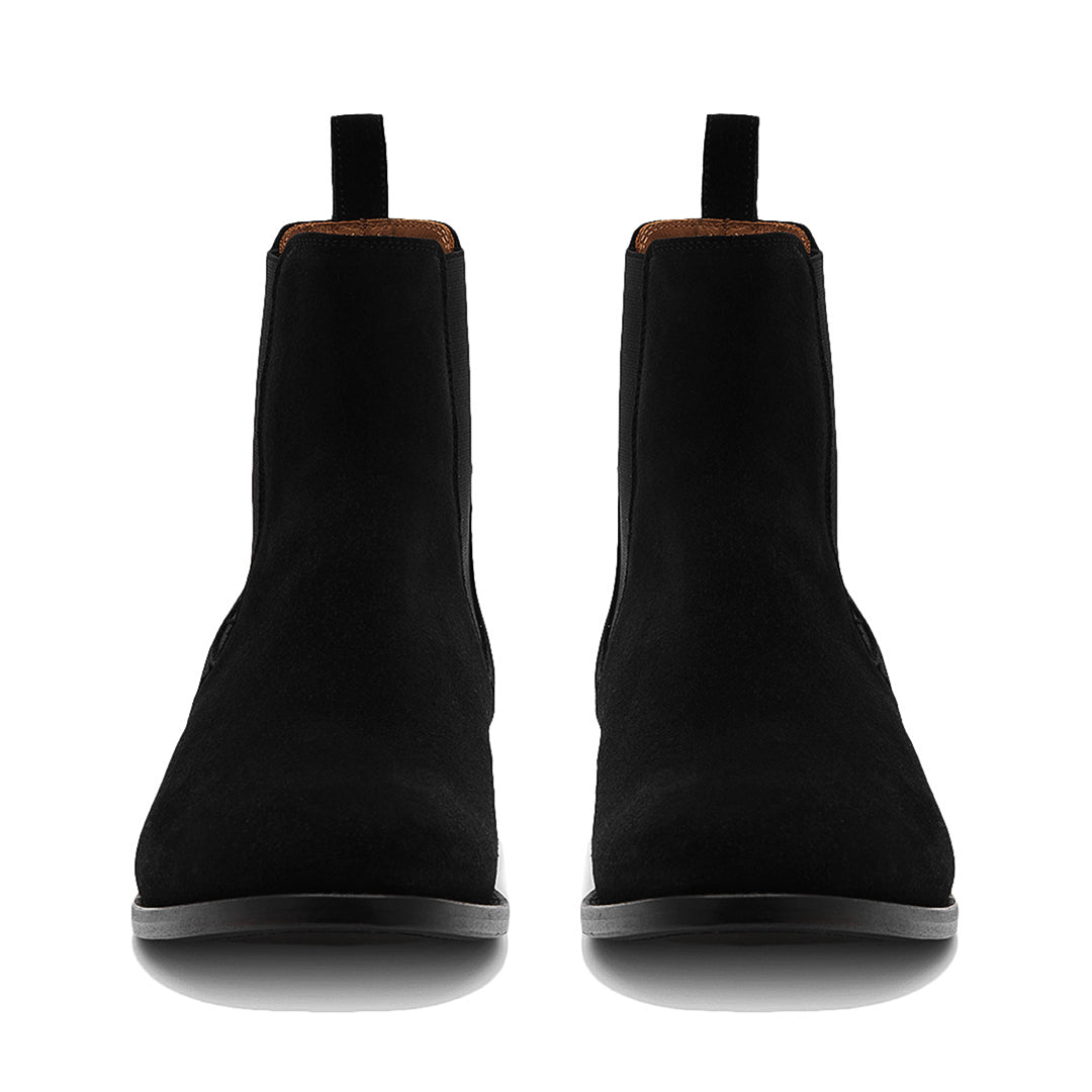 THE CLASSIC BLACK CHELSEA BOOTS