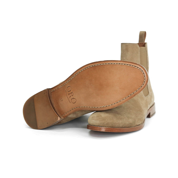 THE CLASSIC TAN CHELSEA BOOTS